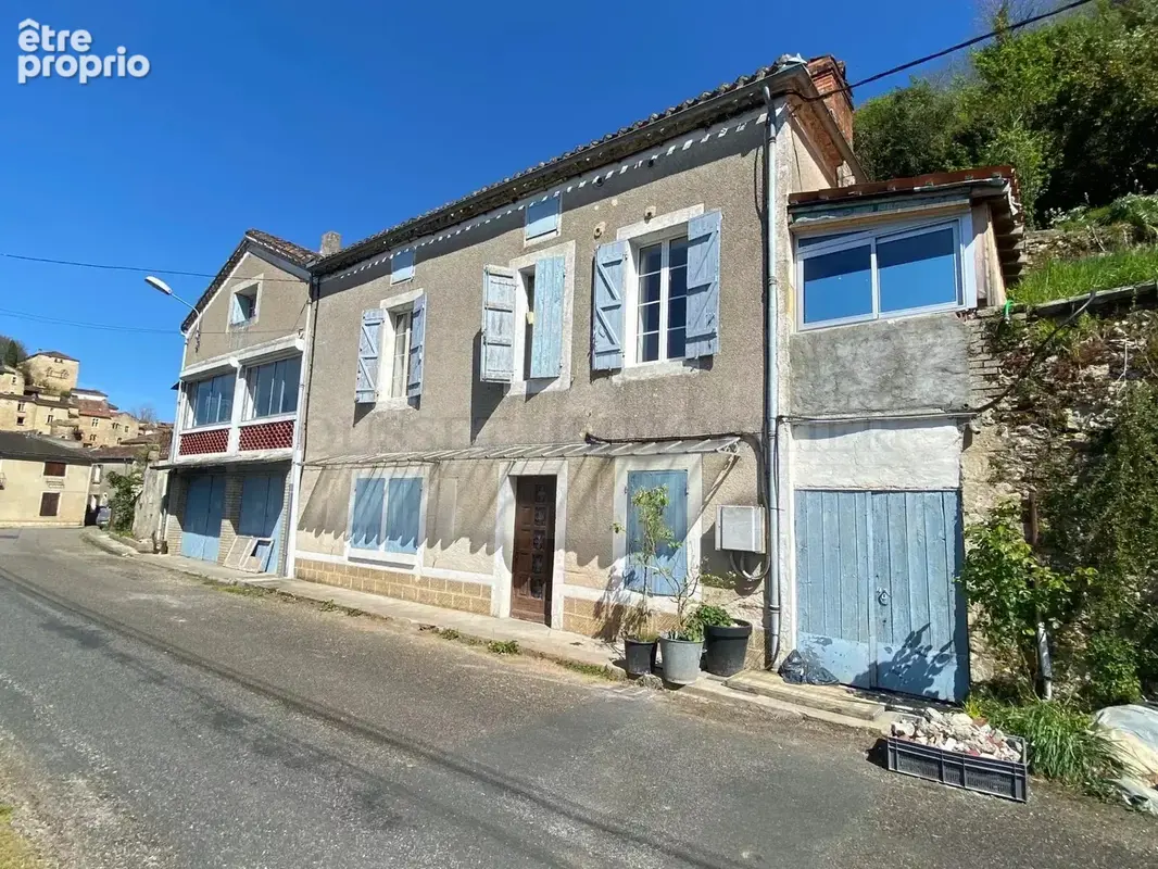 Maison en pierre amenagee sur 2 niveaux avec jardin de       1102 m². - photo 2