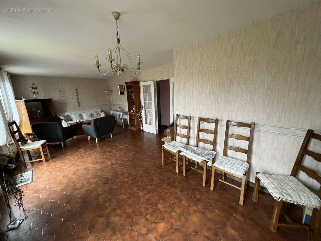 Maison à SAINT-CHERON