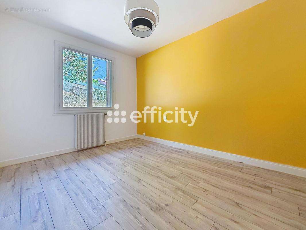 Maison 187 m² à Thiers  - photo 5