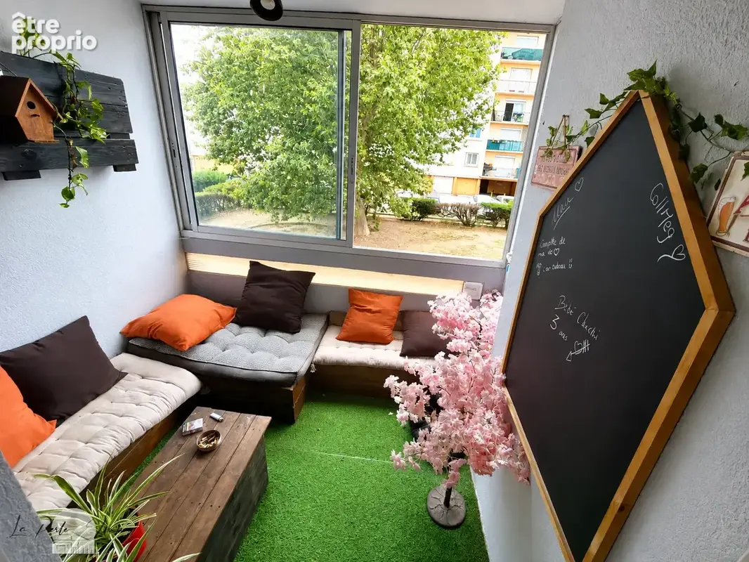 T3 de 75 m2 • 2 loggias • terrasse • 2 garages • 1 parking • 1 cave - photo 10