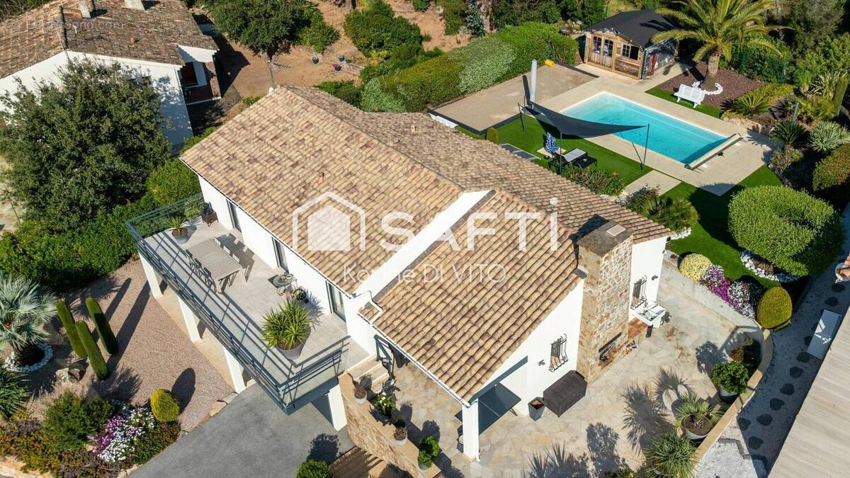 Photo 1 - Maison à FREJUS