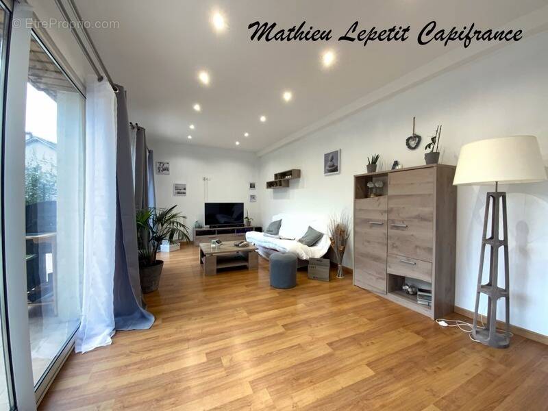 Maison à COULAURES