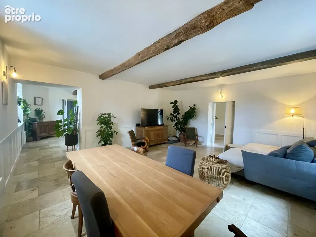 Maison ancienne rénovée avec 4 chambres, dépendances et terrain - photo 10