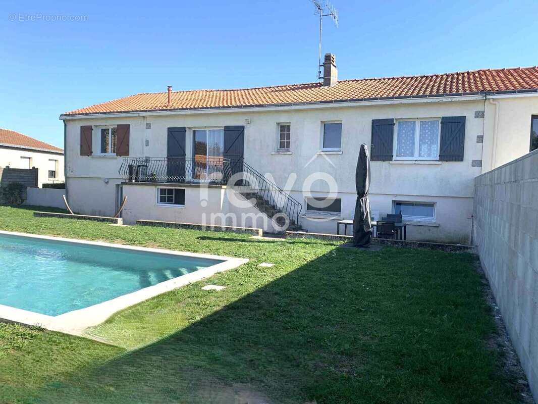 Maison à SAINT-LAURENT-SUR-SEVRE