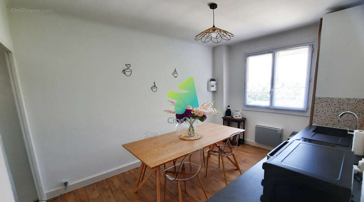 Villa polyvalente de 180 m2 avec locaux commerciaux et habitation - photo 3