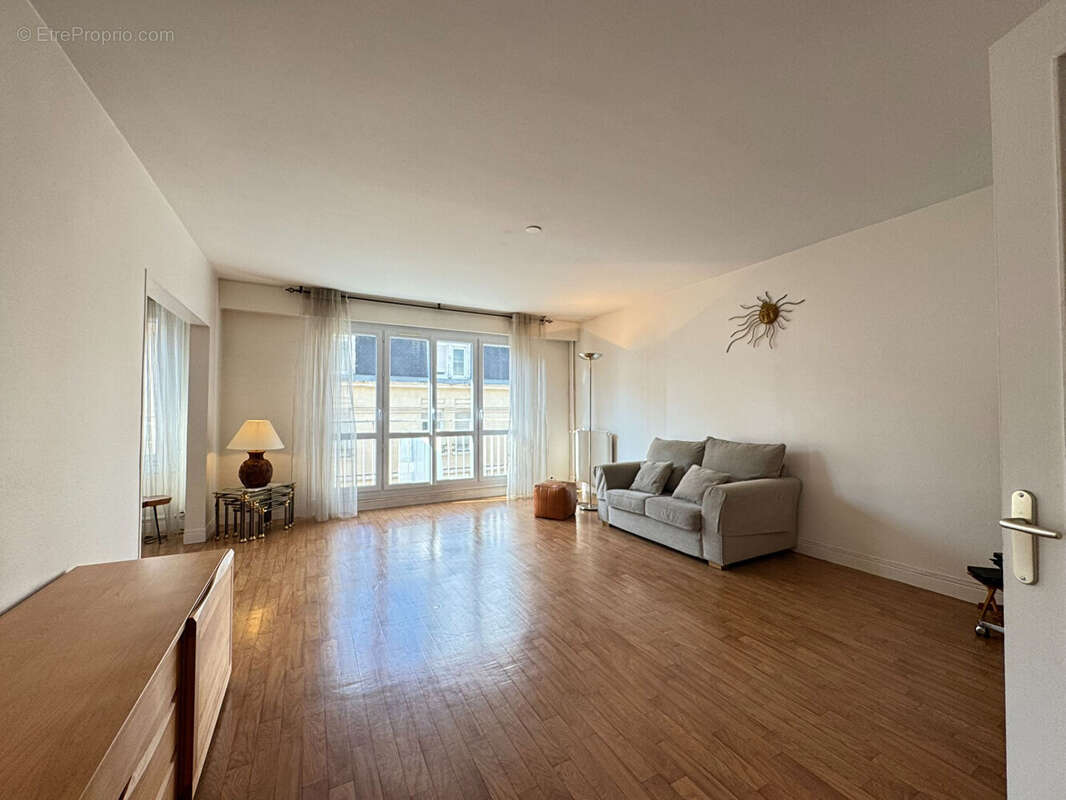 Appartement traversant type 5 - 112.4 m² - secteur buirette - photo 2