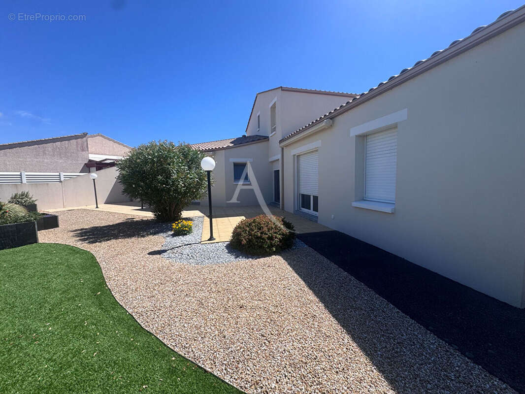 Maison Longeville Sur Mer 7 pièce(s) - photo 2