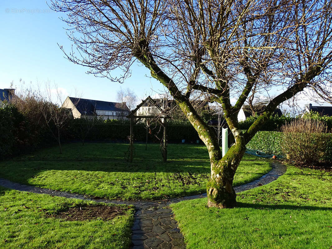 Maison à MAEL-CARHAIX