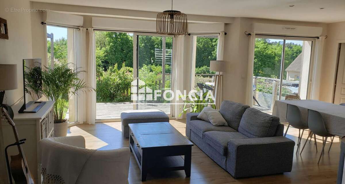 Maison à LE BREIL-SUR-MERIZE