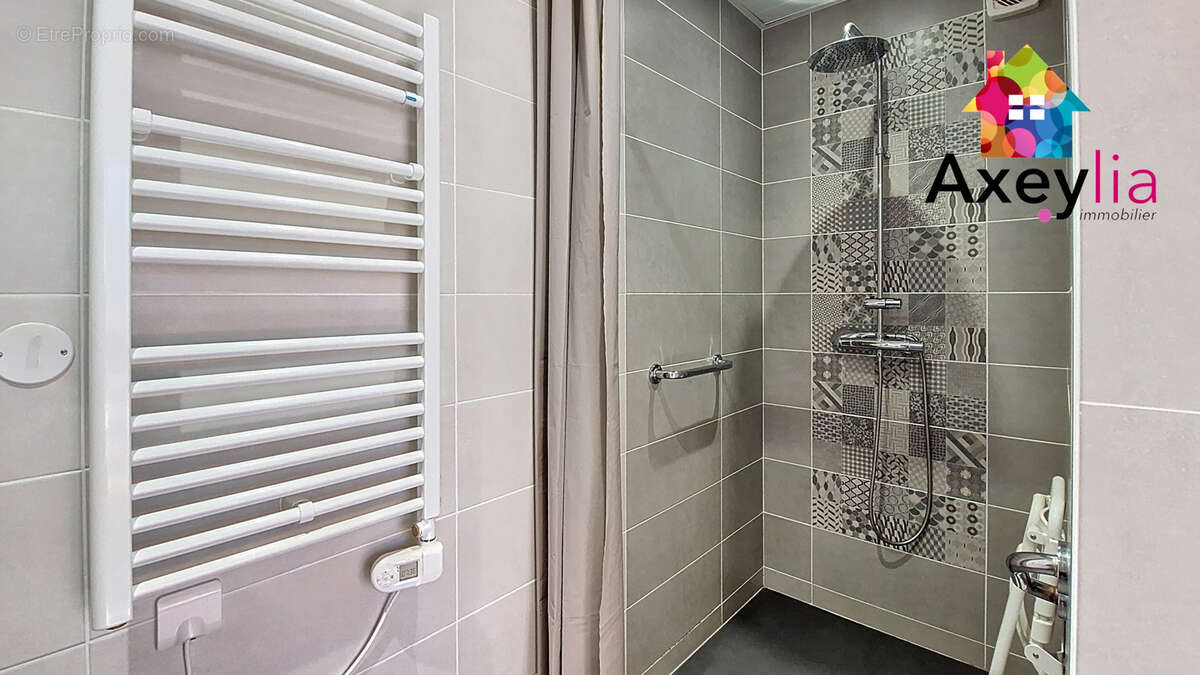 Maison à POUILLY-SOUS-CHARLIEU