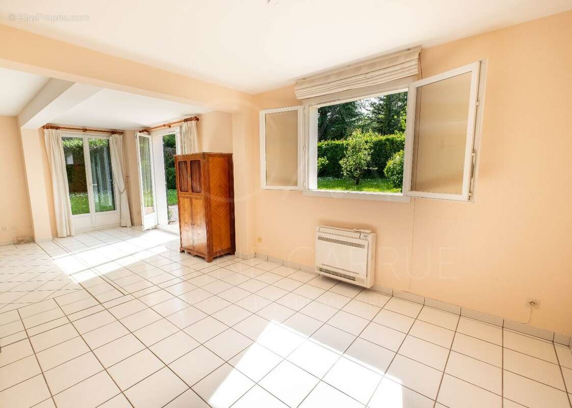 Maison à CHARBONNIERES-LES-BAINS