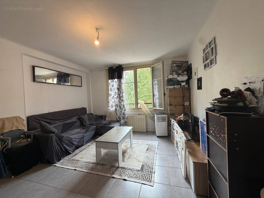 Appartement à MARSEILLE-5E