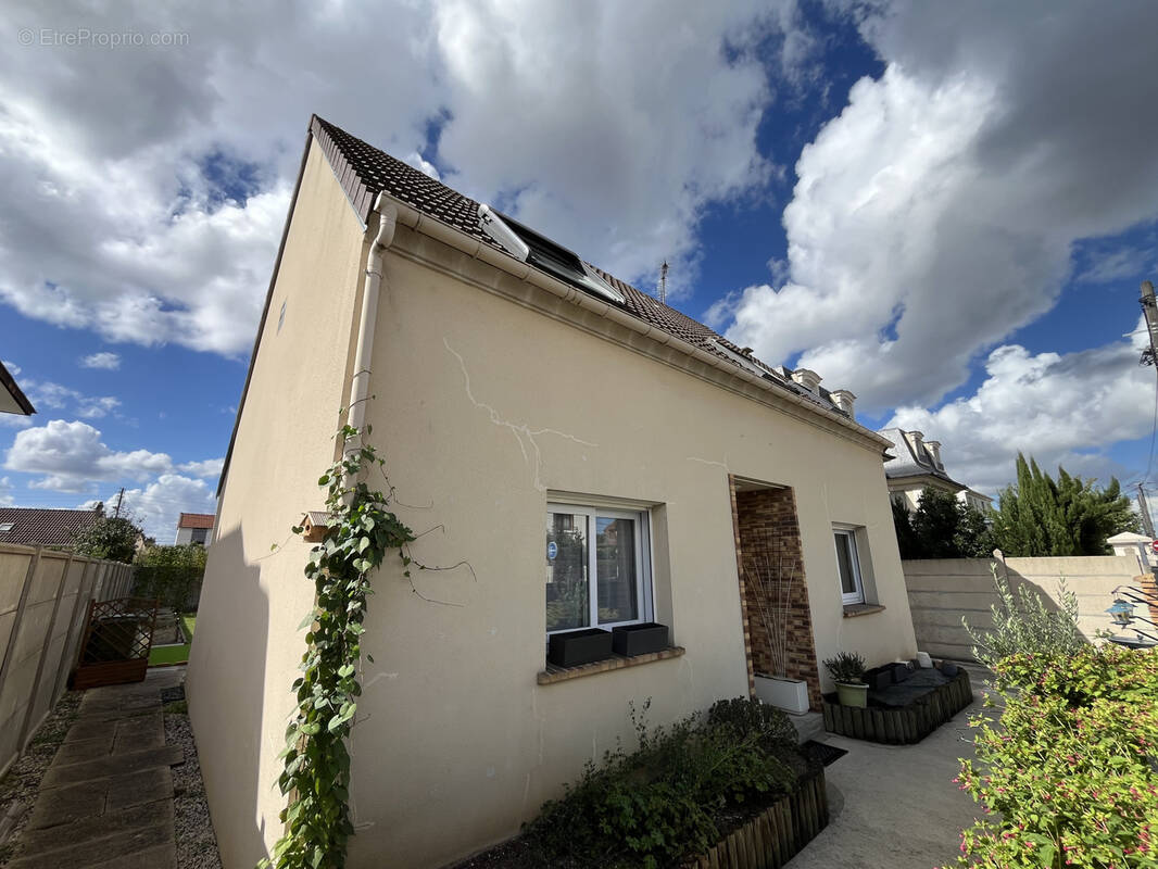 Maison à PARAY-VIEILLE-POSTE