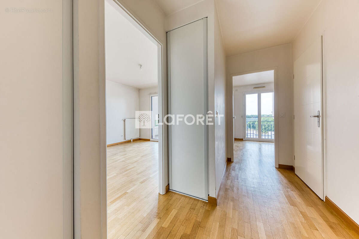 Appartement à EMERAINVILLE
