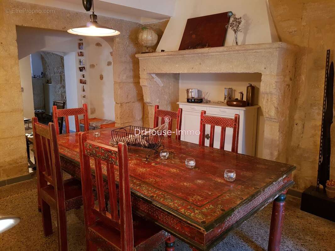 Maison à REMOULINS