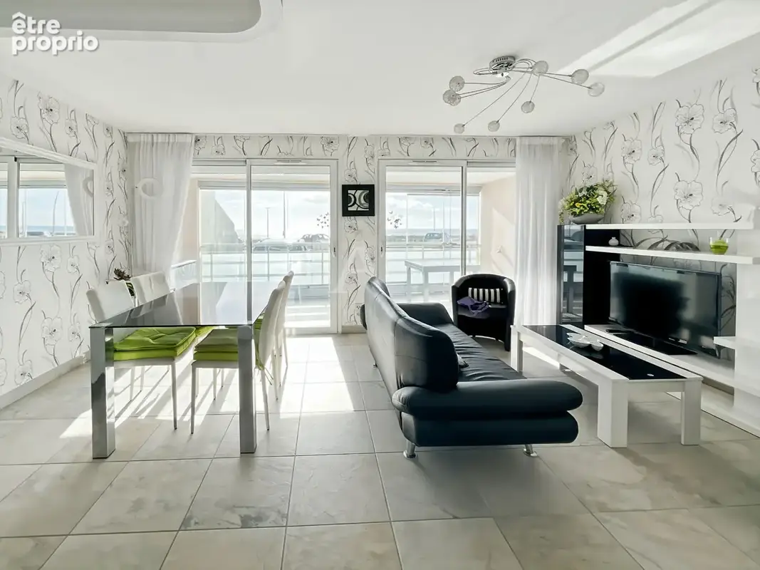 Appartement  3 pièce(s)  face mer avec 2 parkings et cave - photo 12