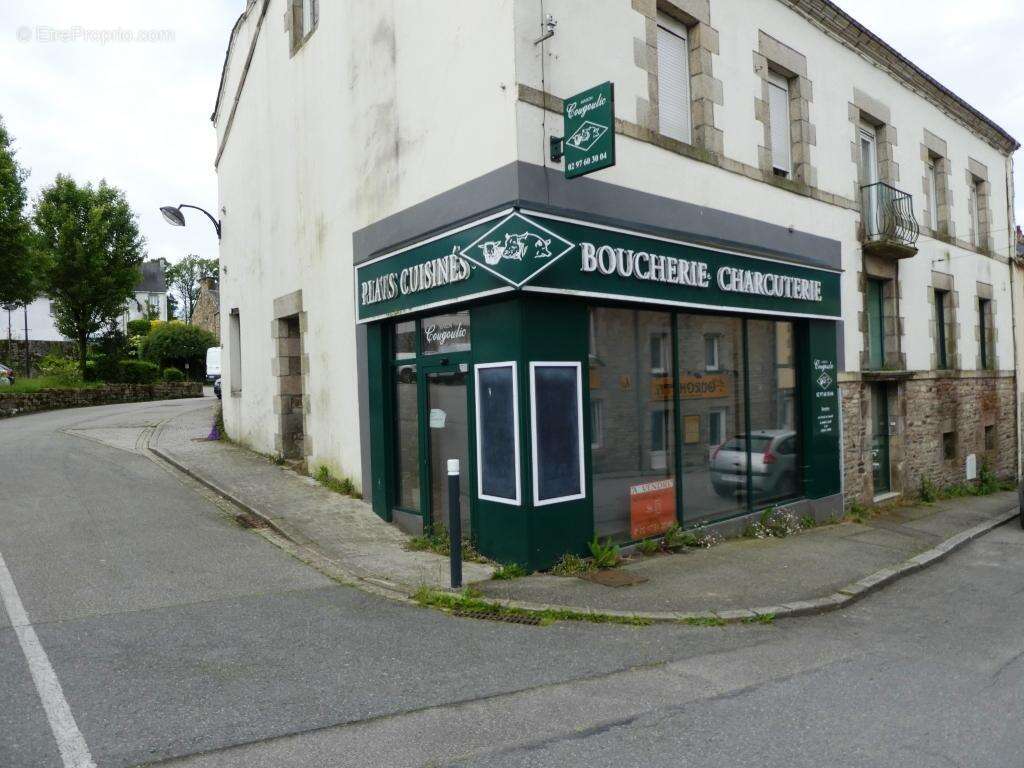 Commerce à SAINT-JEAN-BREVELAY