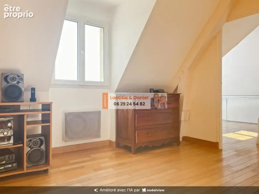 À 3 minutes de Verneuil-sur-Avre, cette maison de 140 m² vous séduira par ses beaux volumes, son terrain clos et arboré de 2 500 - photo 13