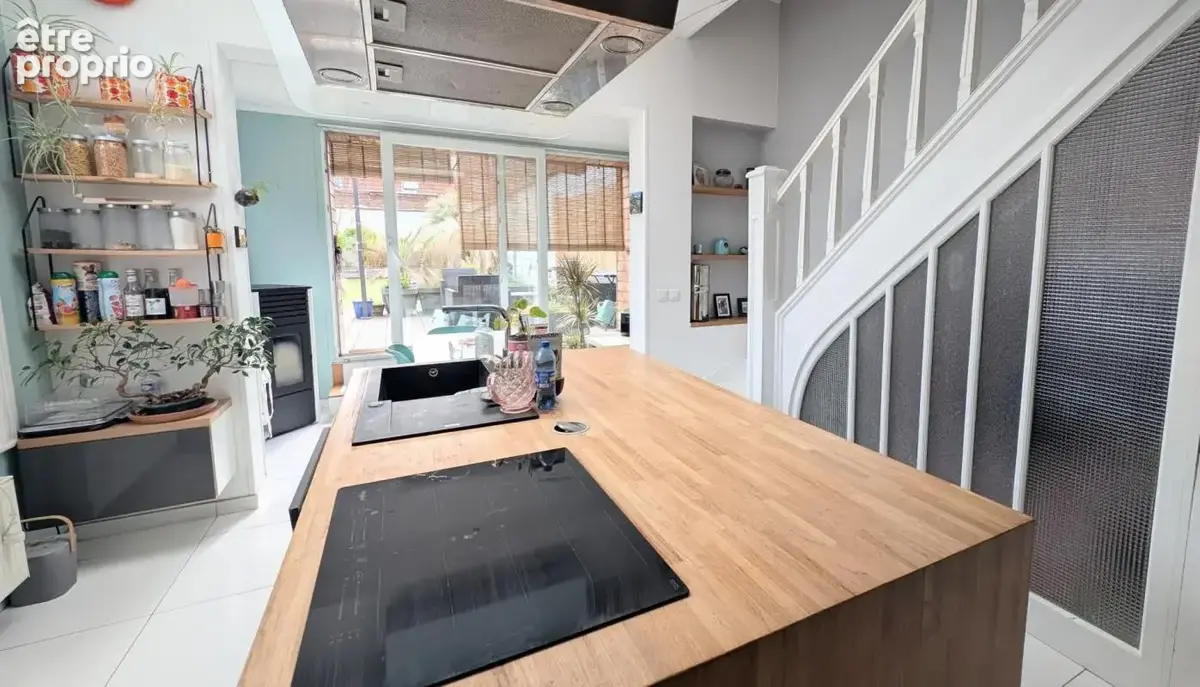 Maison semi-individuelle avec cachet, 4 chambres, 2 garages, grande terrasse - photo 2