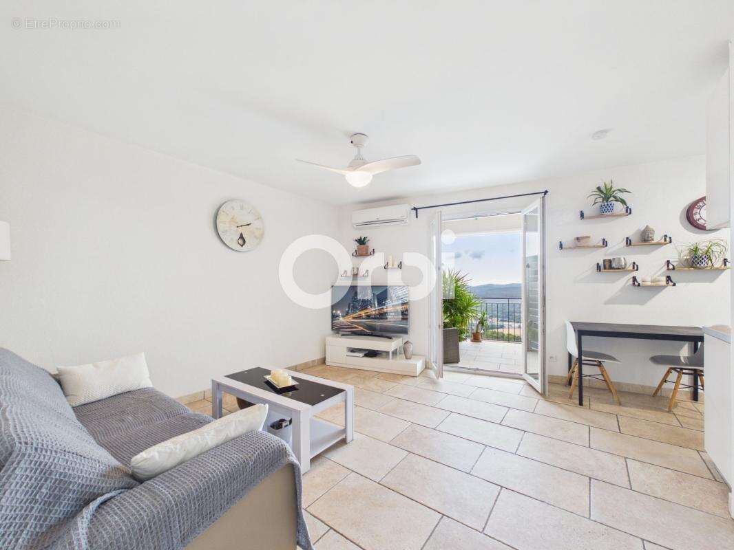 Appartement à MONTAUROUX