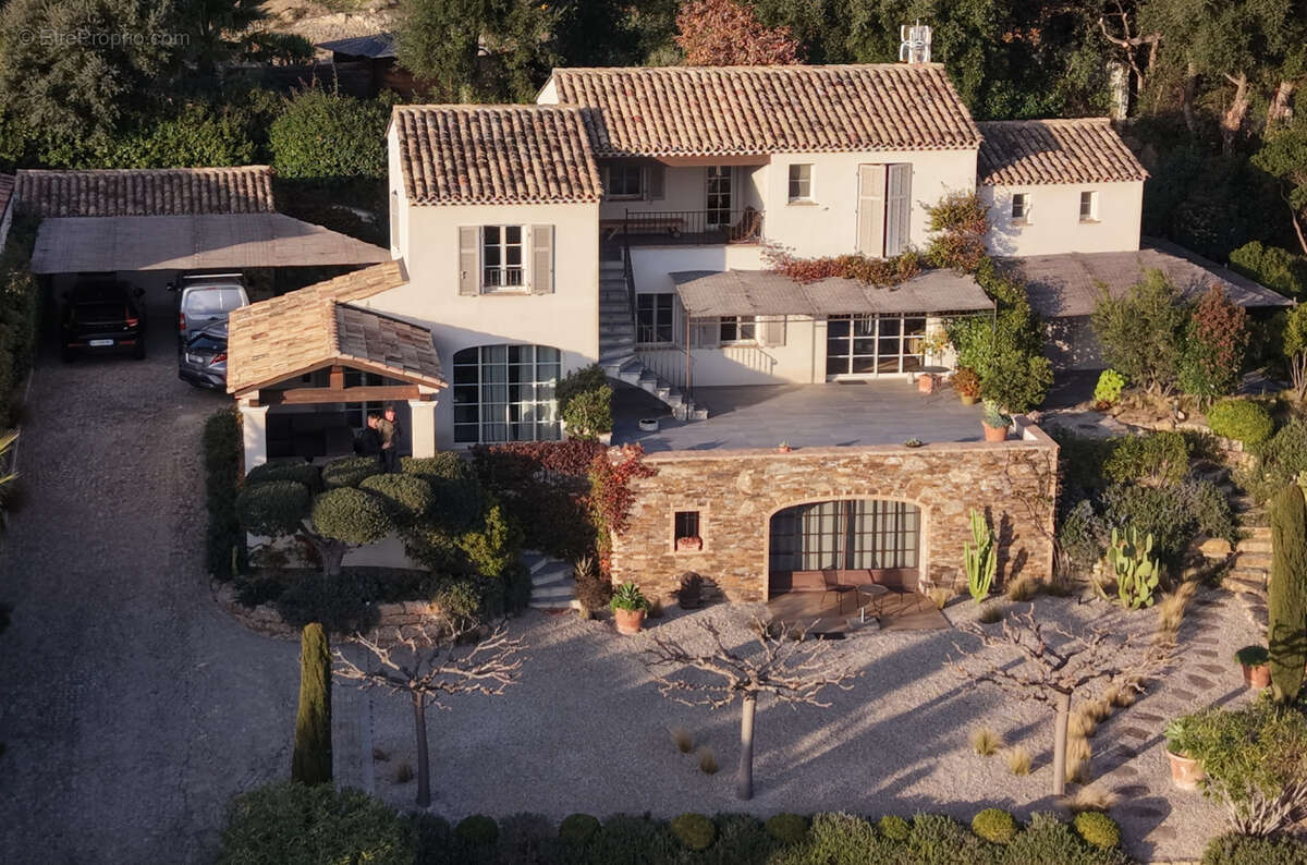 Maison à PLAN-DE-LA-TOUR