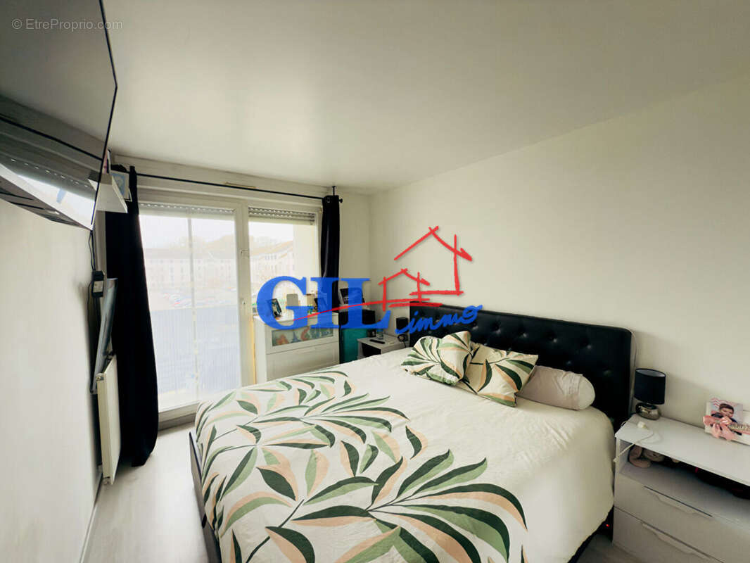 Appartement à SAVIGNY-LE-TEMPLE