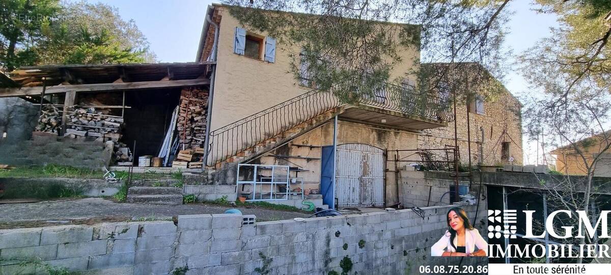 Maison à VENTABREN