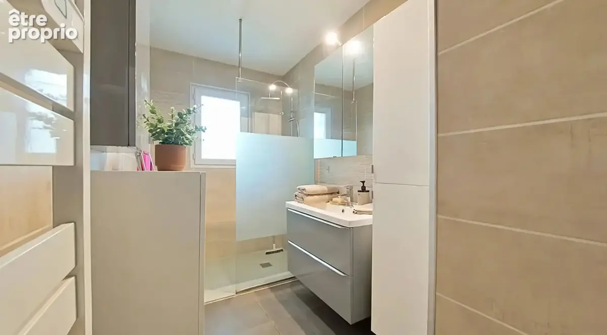 Villa de plain-pied avec piscine et grand garage aménageable à Saint-Nazaire-d’Aude - photo 8