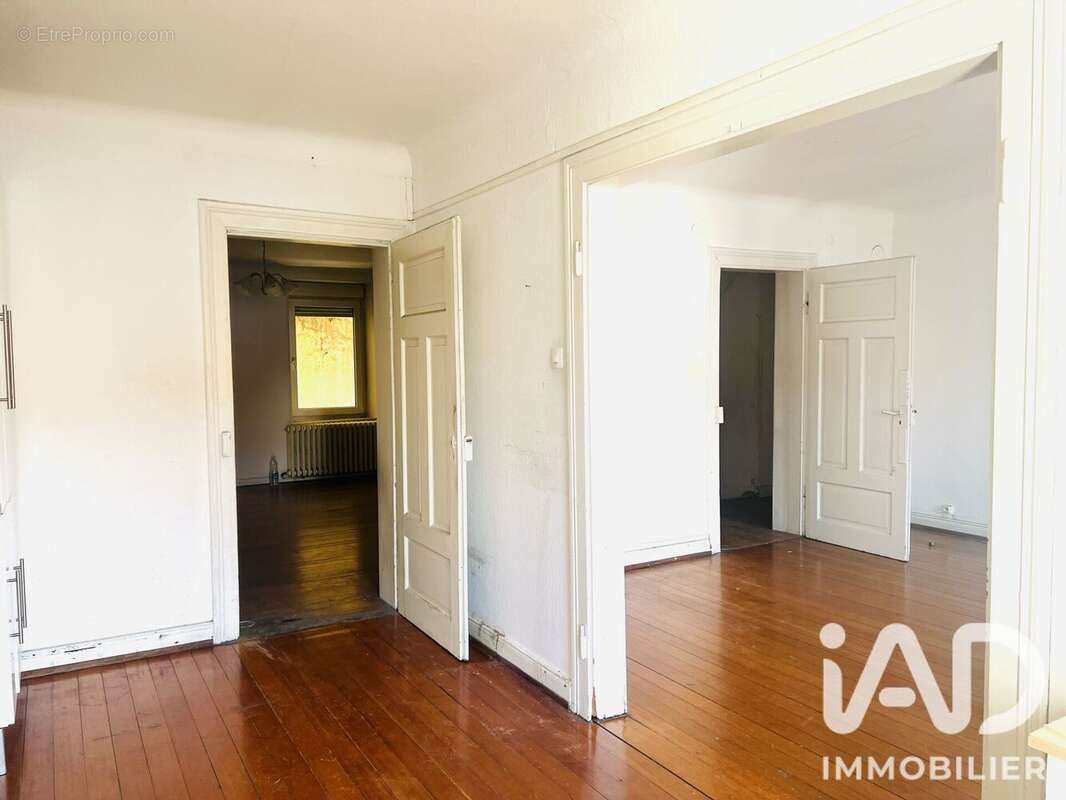Appartement 250 m² à Hundling  - photo 4