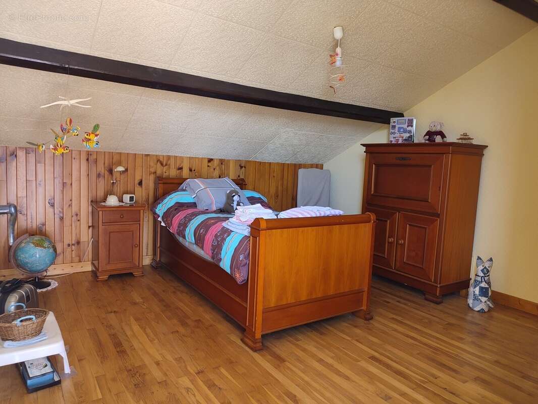 Maison à SAINT-JULIEN-SUR-REYSSOUZE