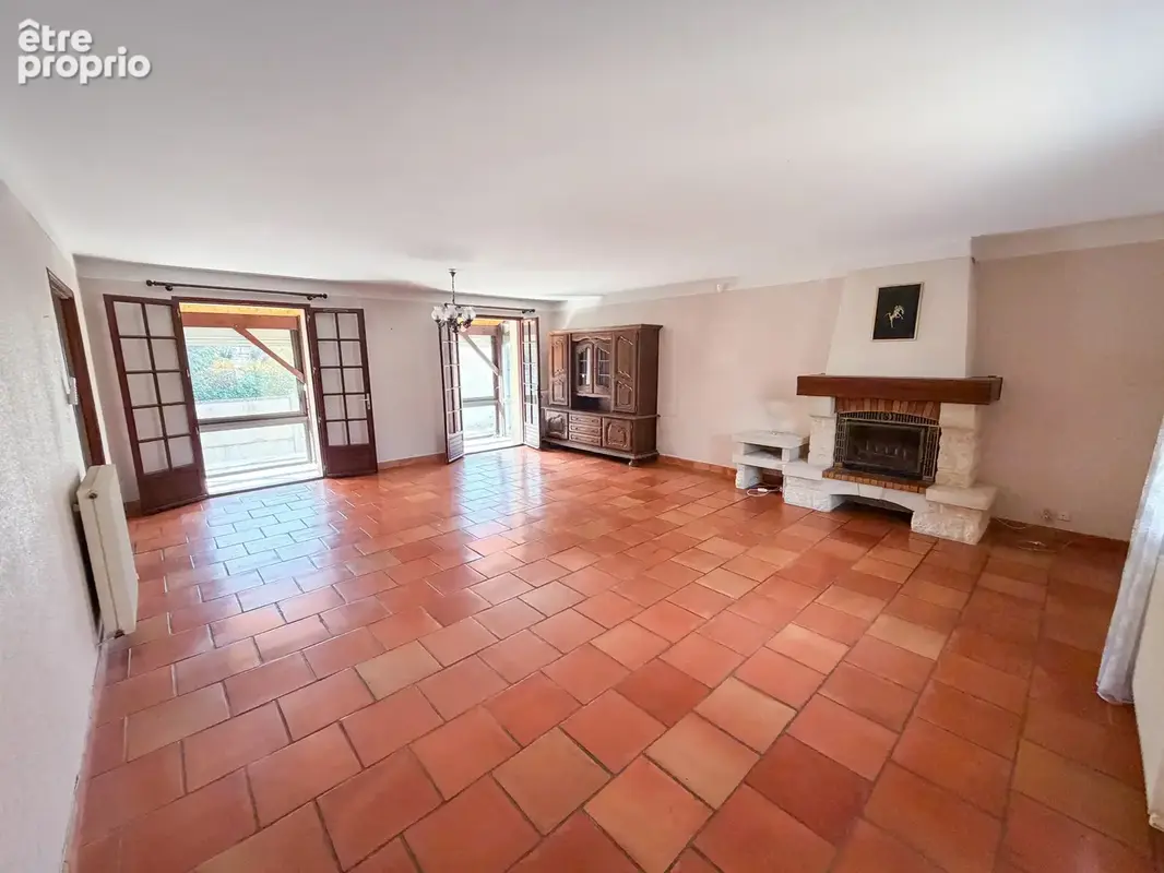 Maison de plain-pied avec sous-sol et grand jardin - photo 8