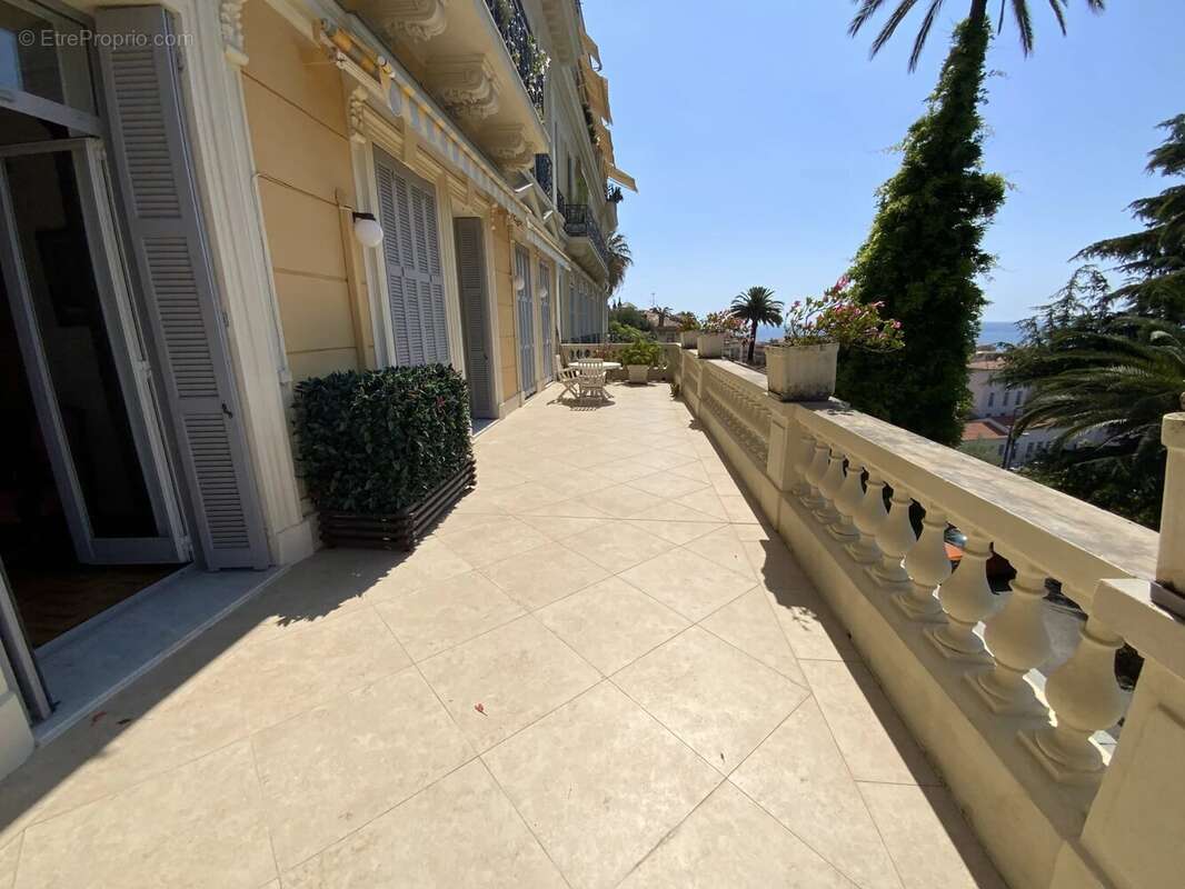 Appartement à MENTON