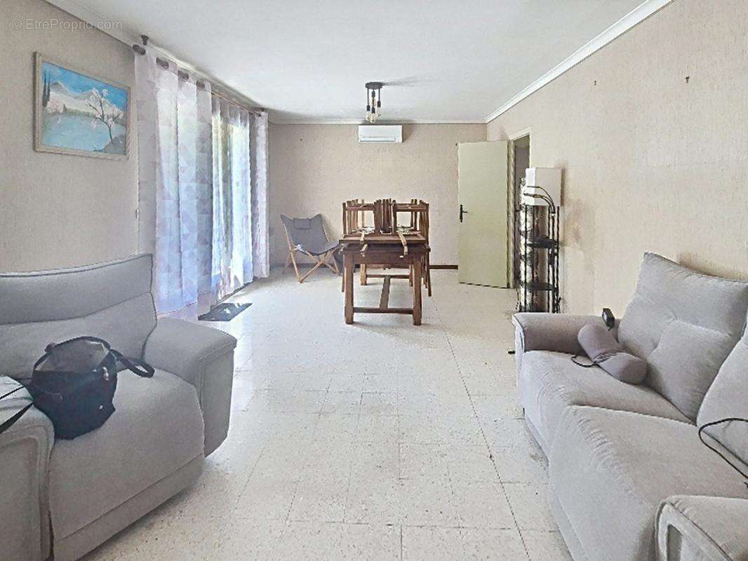 Maison à CAVEIRAC