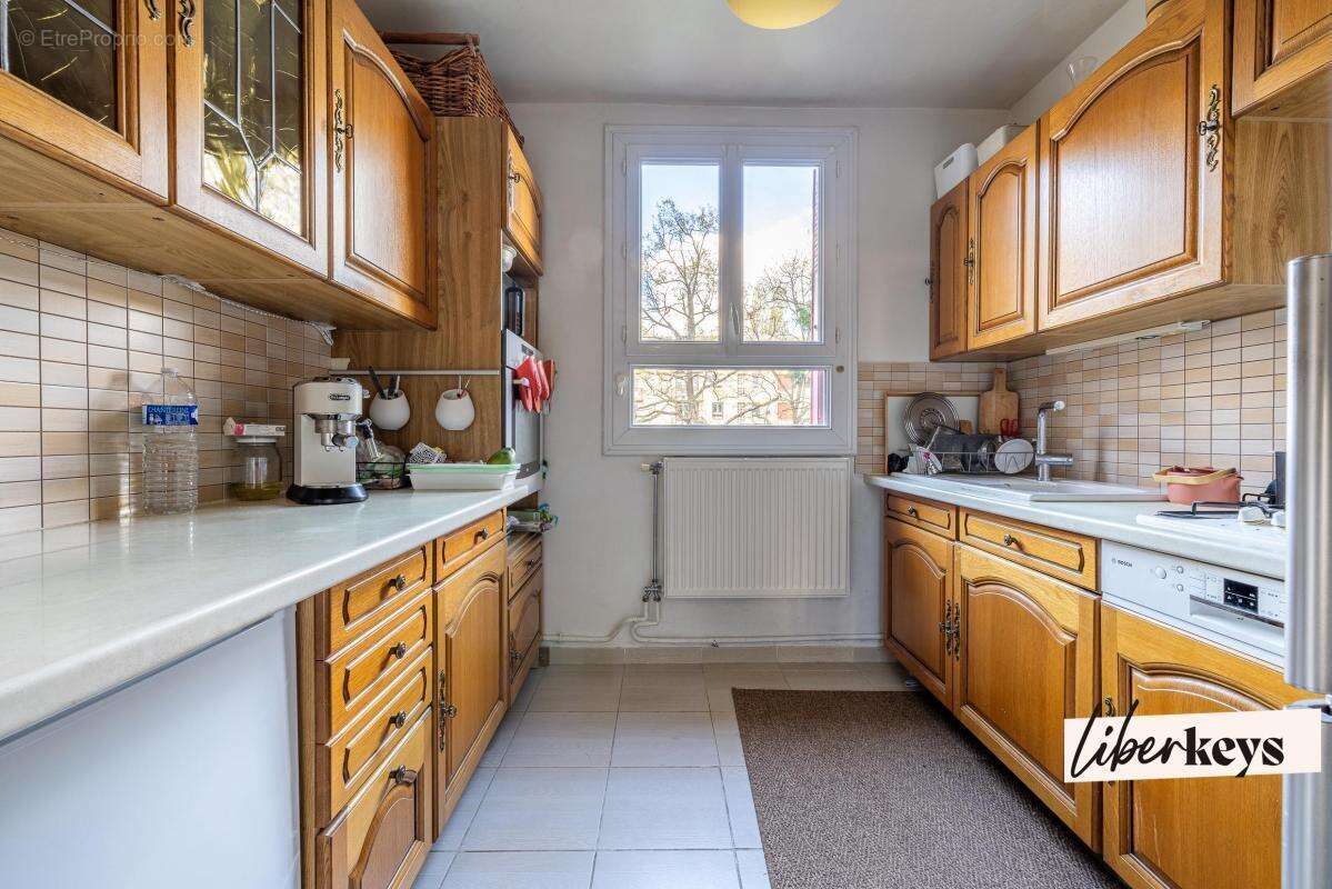 Appartement à SAINTE-GENEVIEVE-DES-BOIS