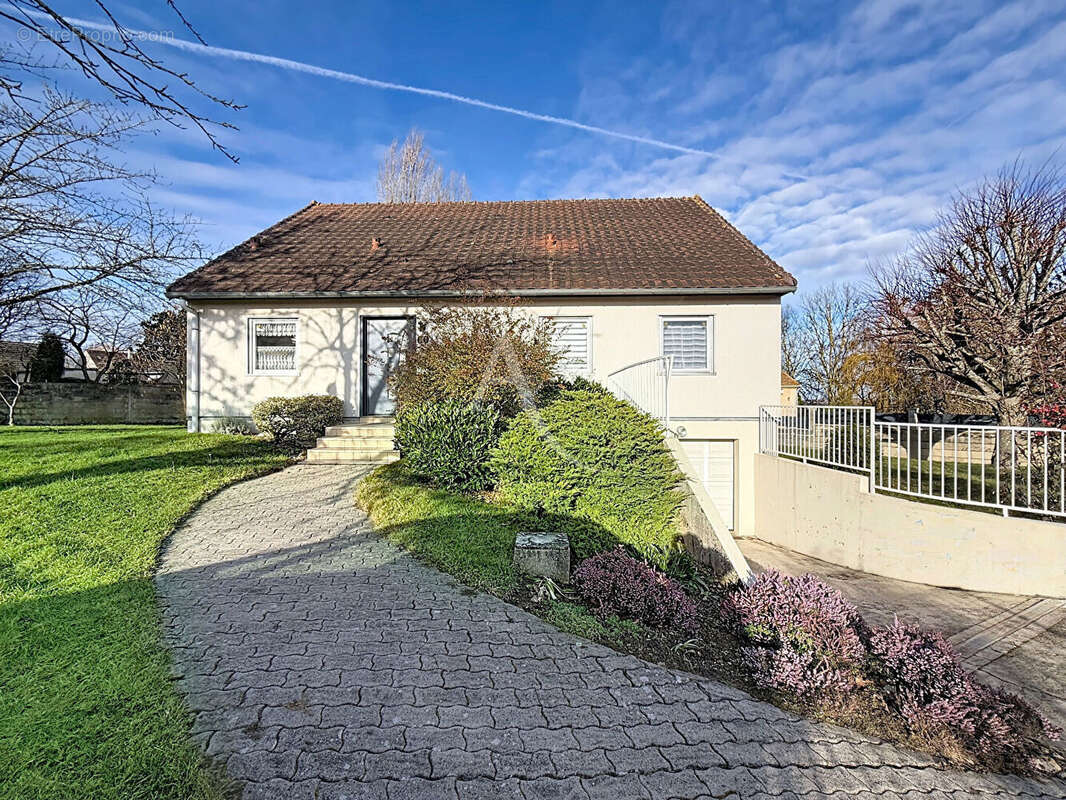 Maison située à Nanteuil les Meaux - vivable de plain pied - 5 chambres - jardin de 1330 m2 et sous-sol total - photo 17