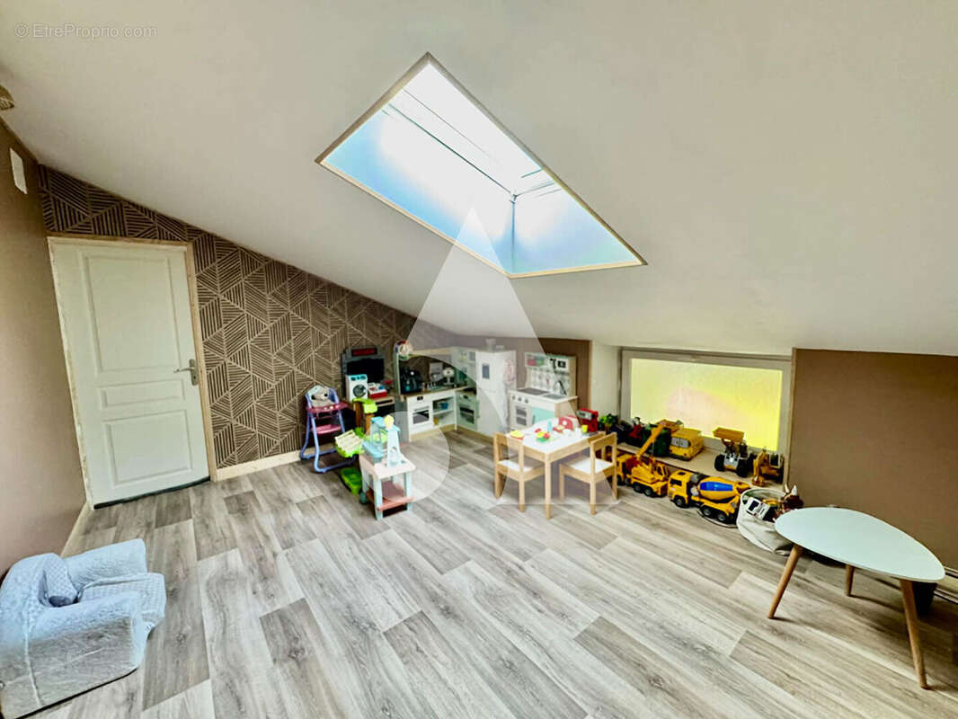 Maison familiale 7 pièces 155m² + dépendance de 57m² - Beaufremont - photo 10