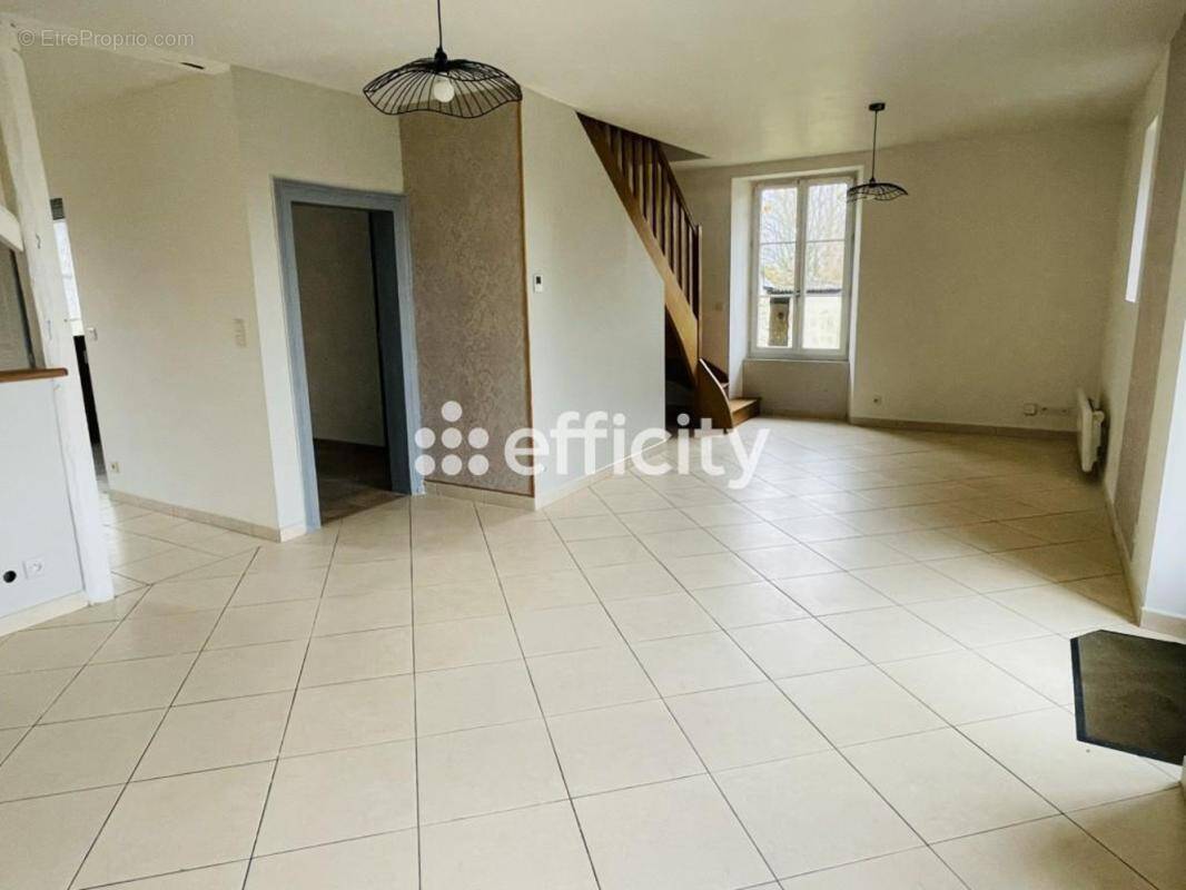 Maison à SAINT-MAIXENT