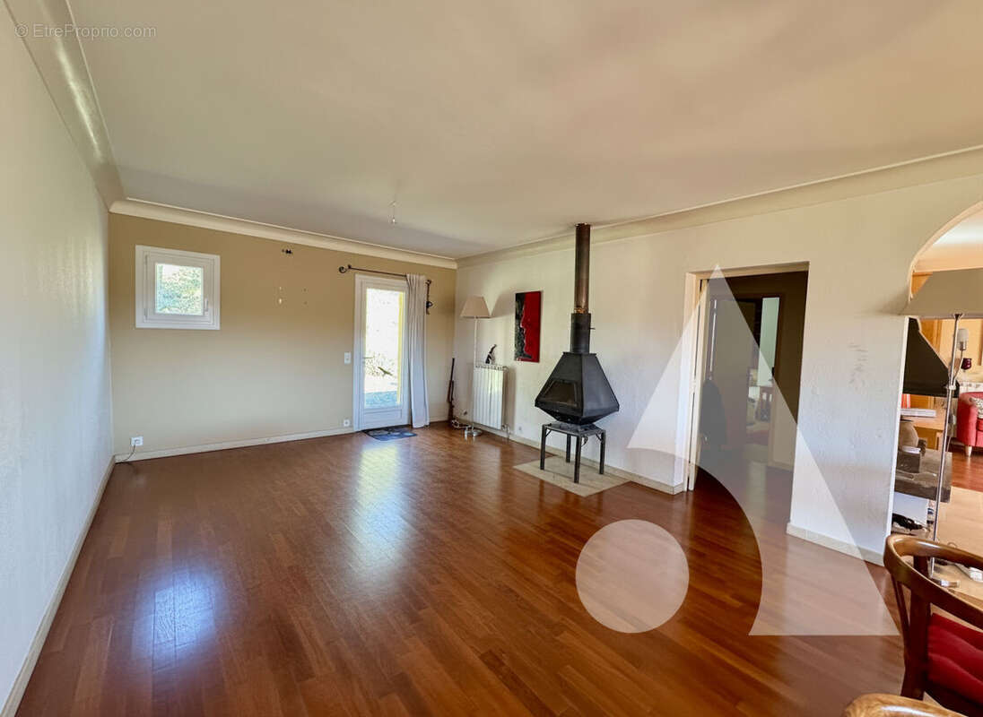 Maison à VILLECROZE