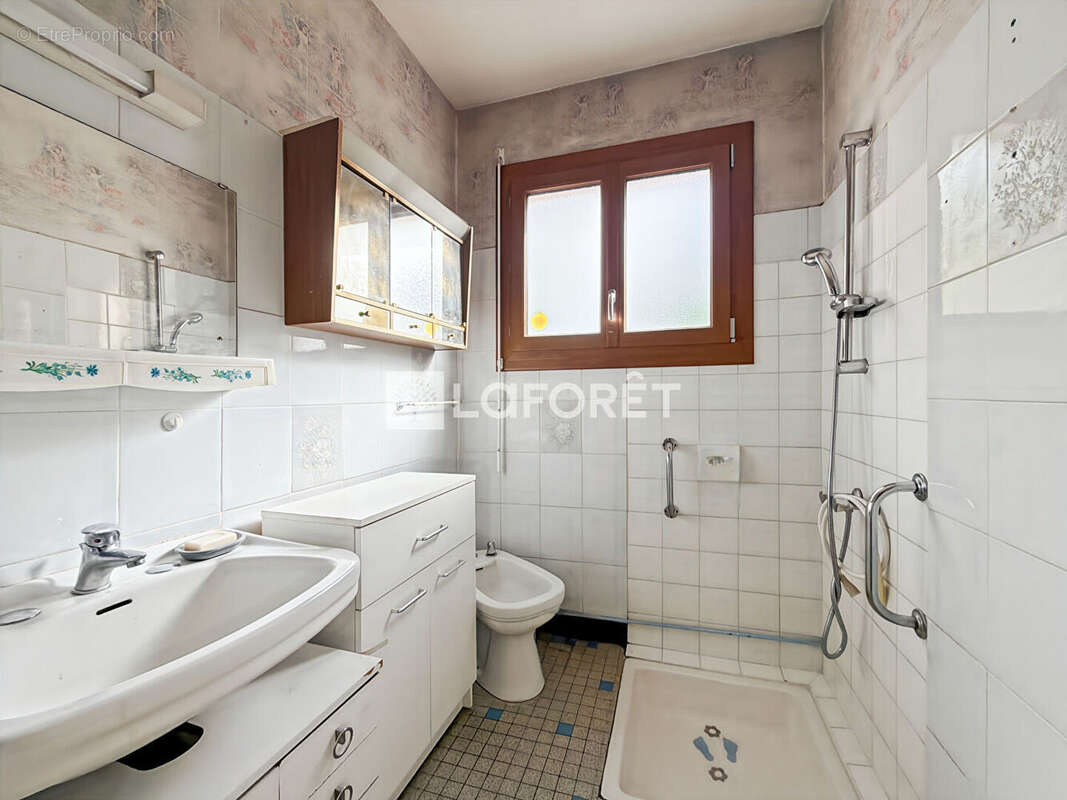 Maison St Denis De Pile 5 pièce(s) 123.5 m². - photo 4