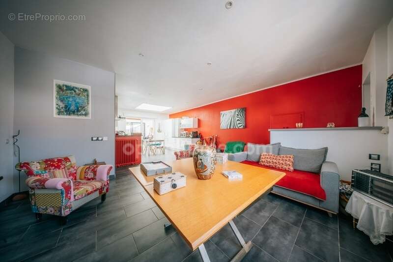 Maison à vendre 6 pièces LA ROCHELLE (17) - photo 8