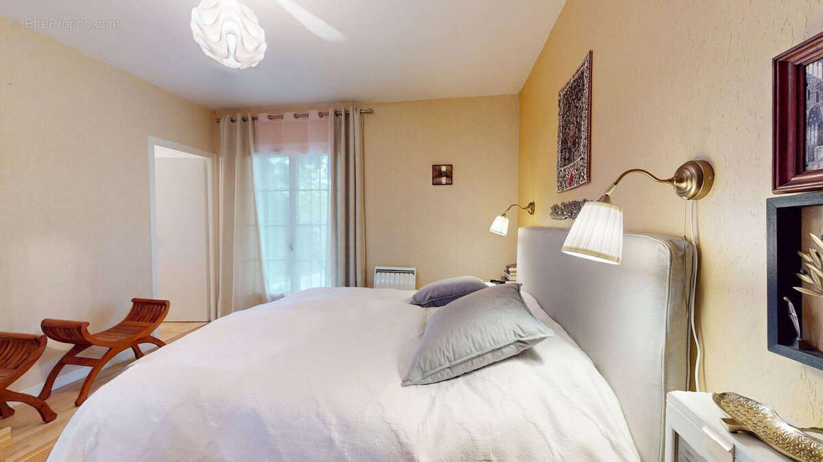 Maison à SAINT-CYR-SUR-LOIRE