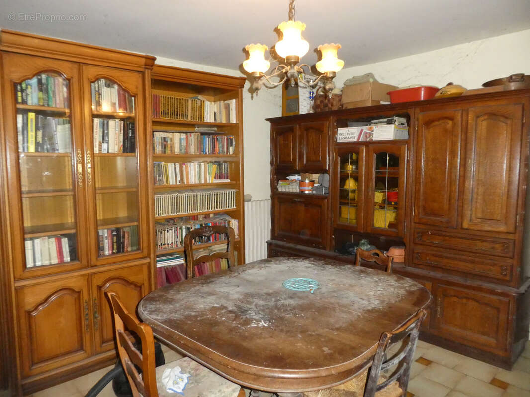 Maison à MONTAIGU-DE-QUERCY