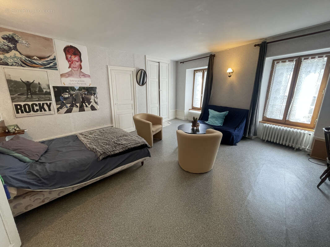 Appartement à ROCHEFORT-MONTAGNE