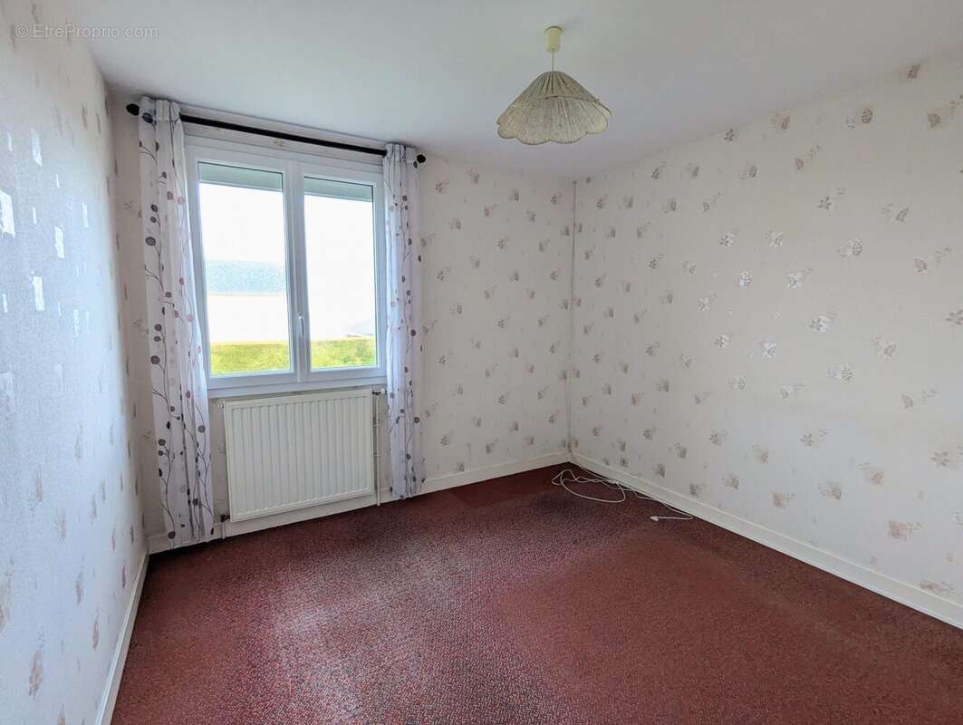 chambre 2 - Maison à GRANDCAMP-MAISY