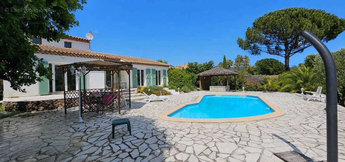 Villa avec piscine en impasse à Roquebrune Sur Argens - photo 2