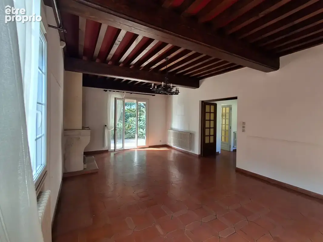 Maison familiale spacieuse avec terrasses et grand garage, à Sancé - photo 7