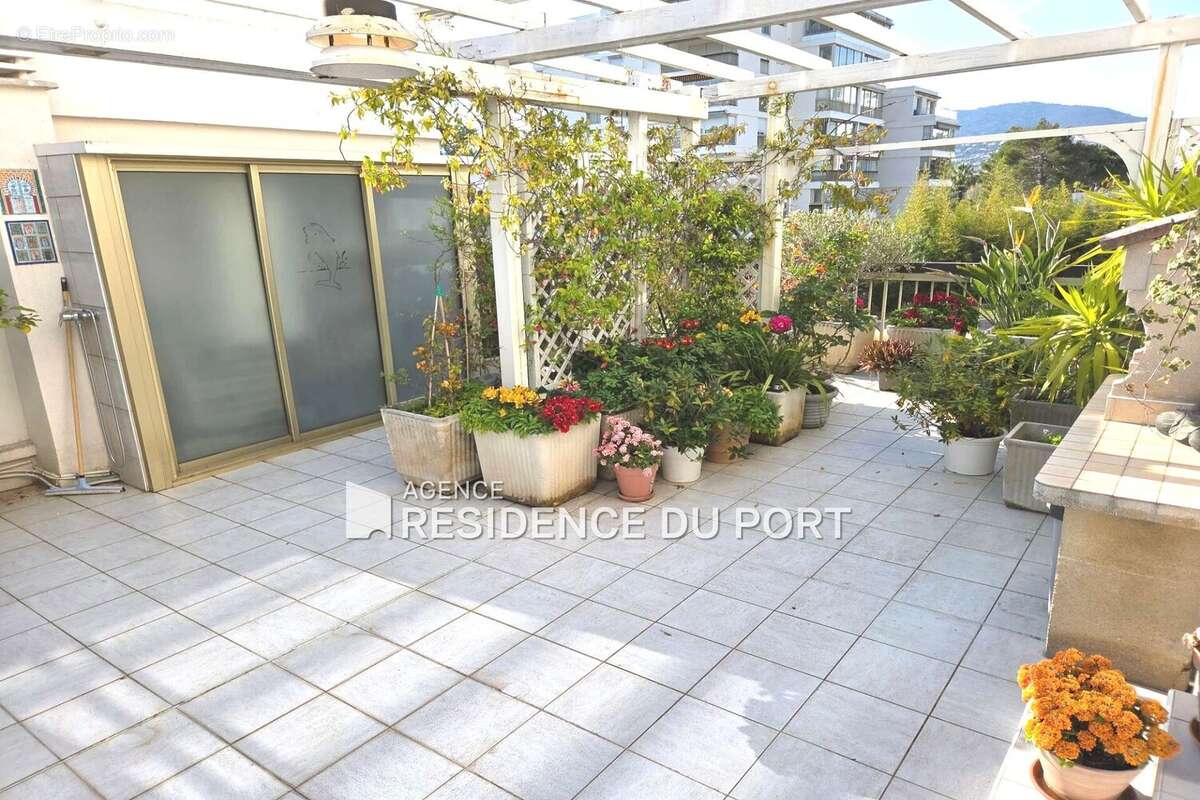 Appartement à MANDELIEU-LA-NAPOULE