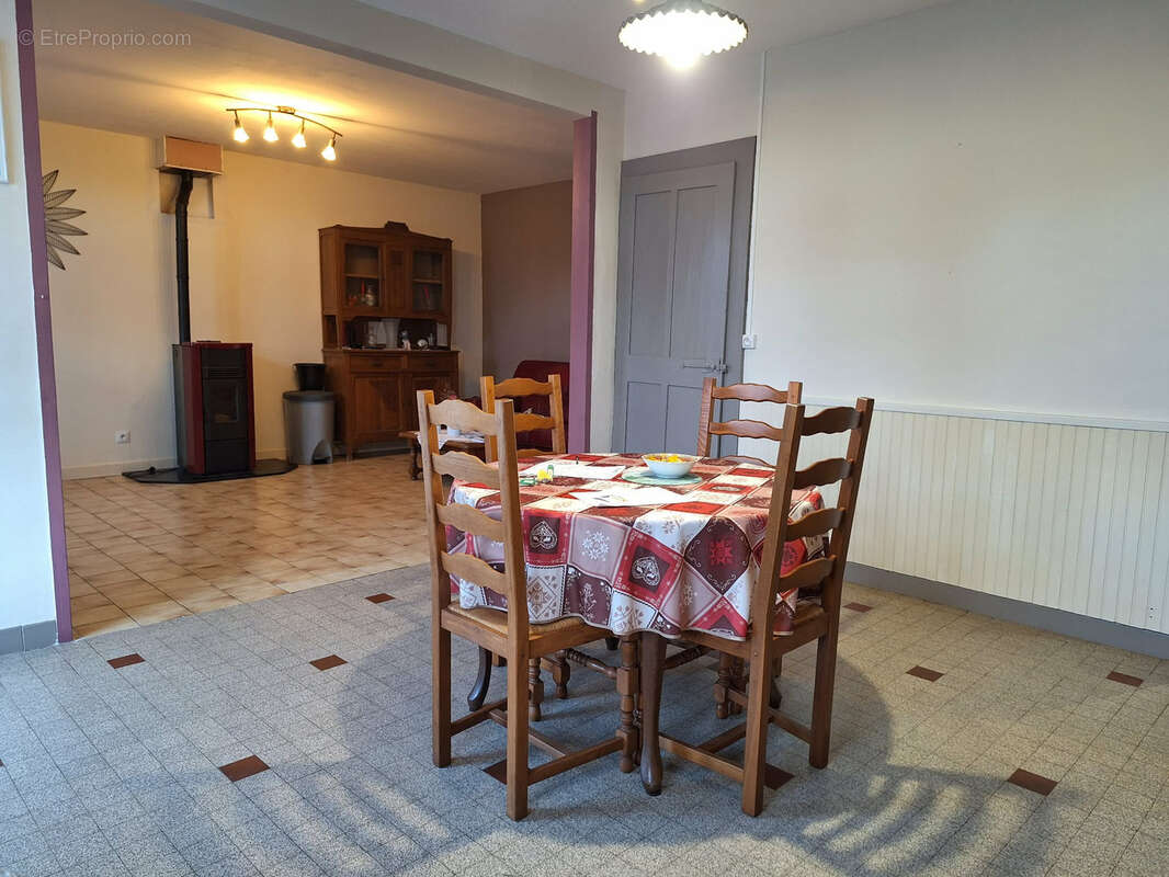 Maison à SAINT-MARTIN-AUX-BUNEAUX