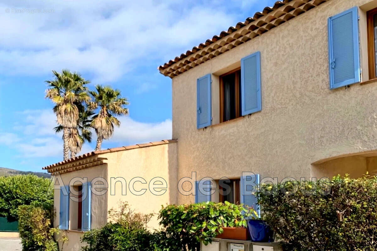 Maison à TOURRETTES-SUR-LOUP