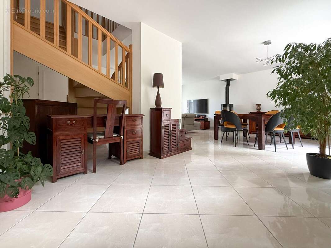 Maison à LA VILLE-DU-BOIS